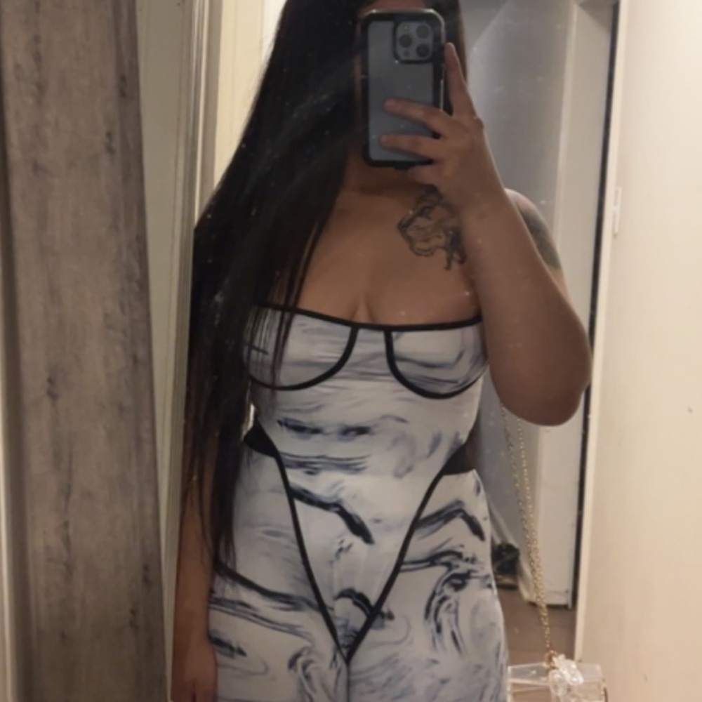 Stylish Black and White Marble Two Piece